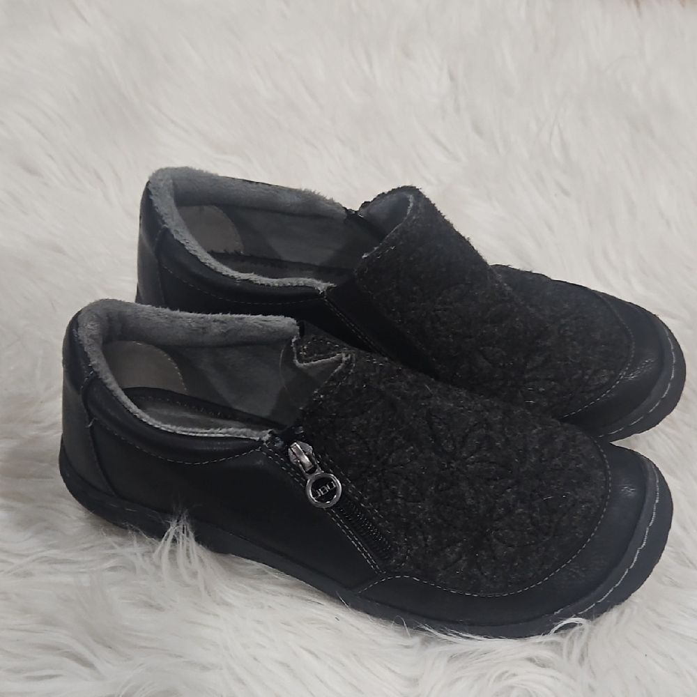 JBU Women's Black Slip-On Shoes Size 9